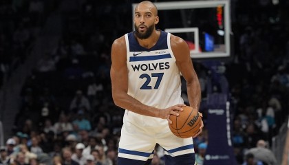 开云官网-科尔：戈贝尔成为顶级防守者是有原因的 他既能护筐又能弹出外防