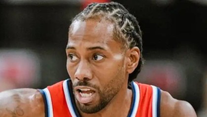 卡顿机器人！正负值-17！最好的莱昂纳德还在路上